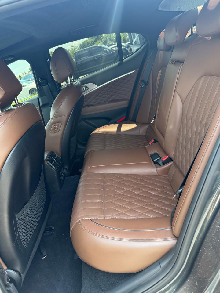 Genesis G70  2020