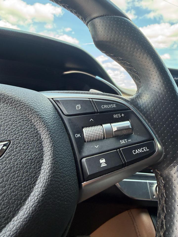 Genesis G70  2020