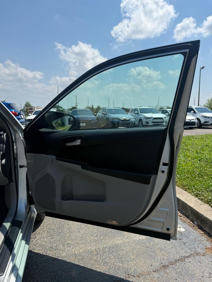 Toyota Camry SE 2012