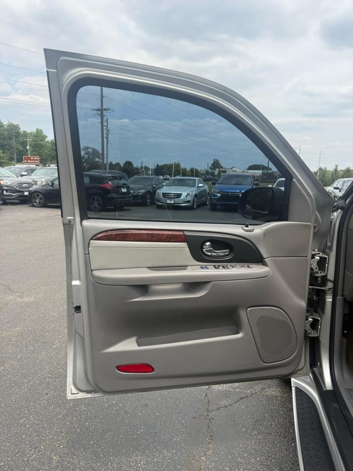 GMC Envoy Denali 4WD 2006
