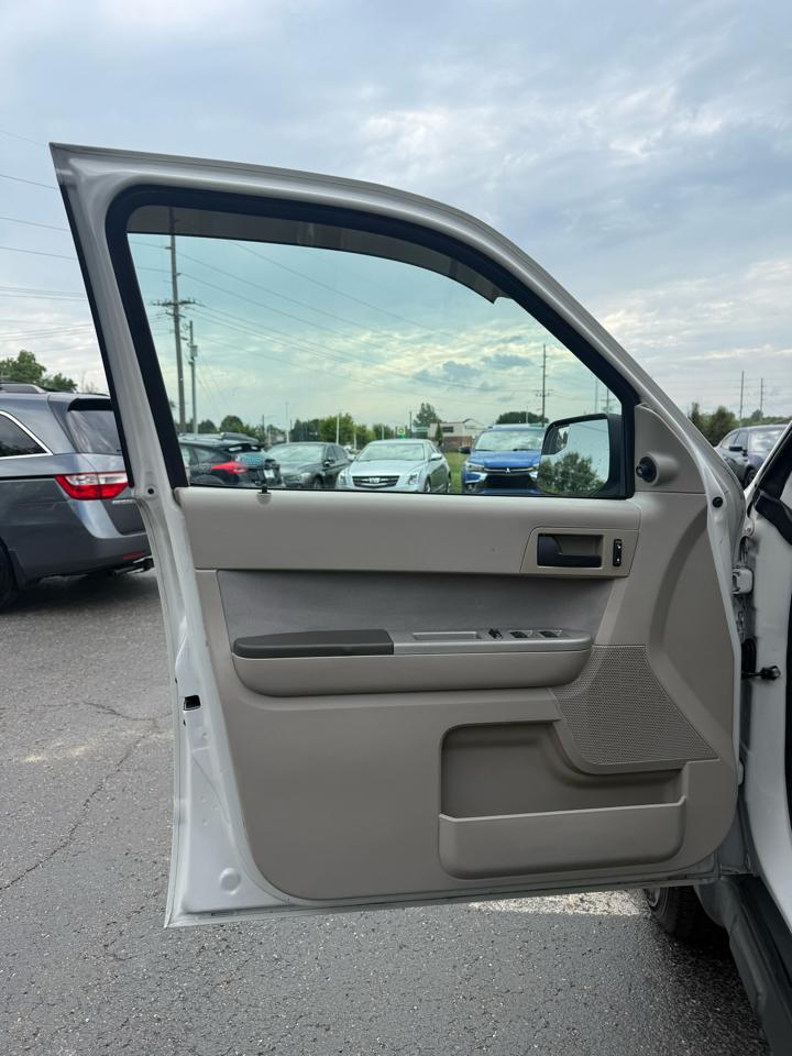 Ford Escape XLT FWD 2011