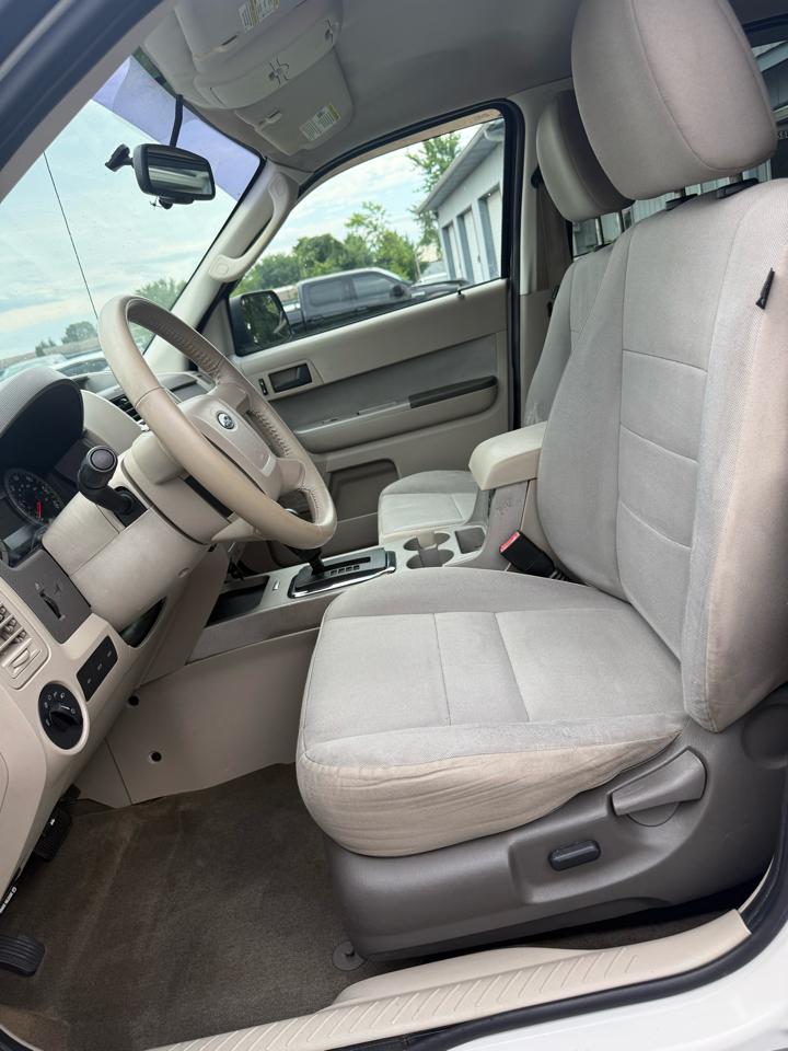 Ford Escape XLT FWD 2011