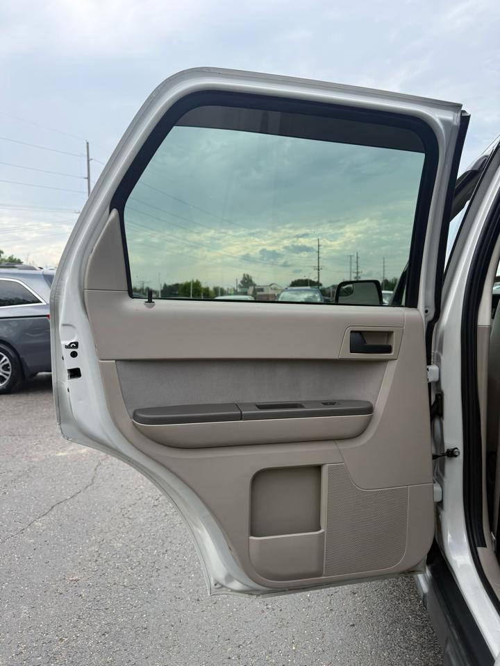 Ford Escape XLT FWD 2011