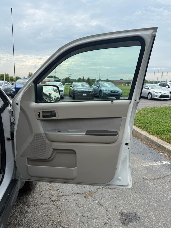 Ford Escape XLT FWD 2011