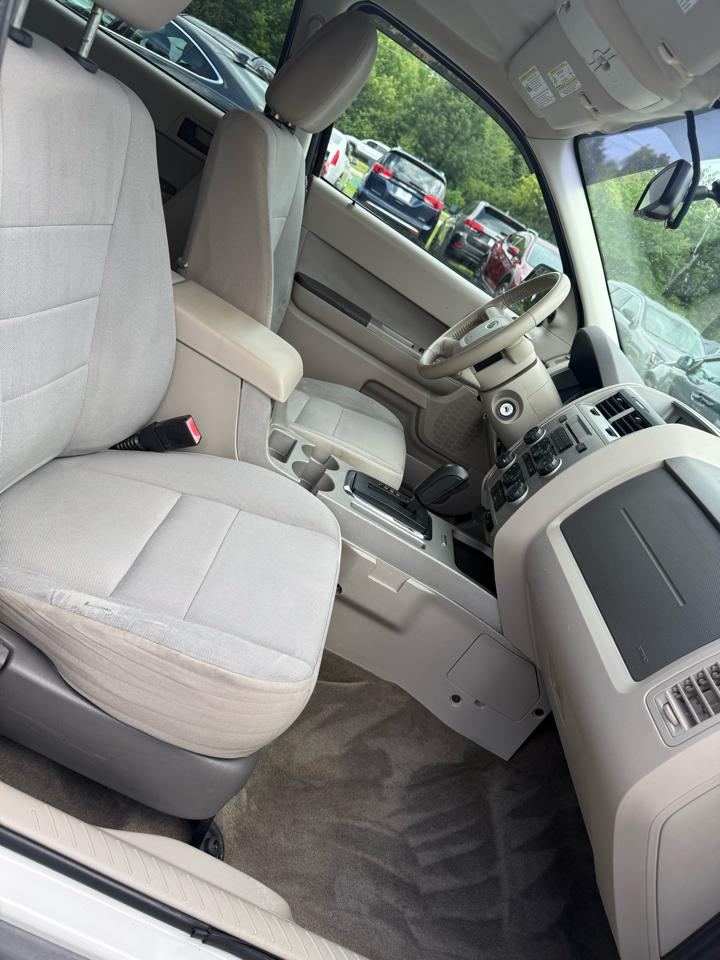 Ford Escape XLT FWD 2011