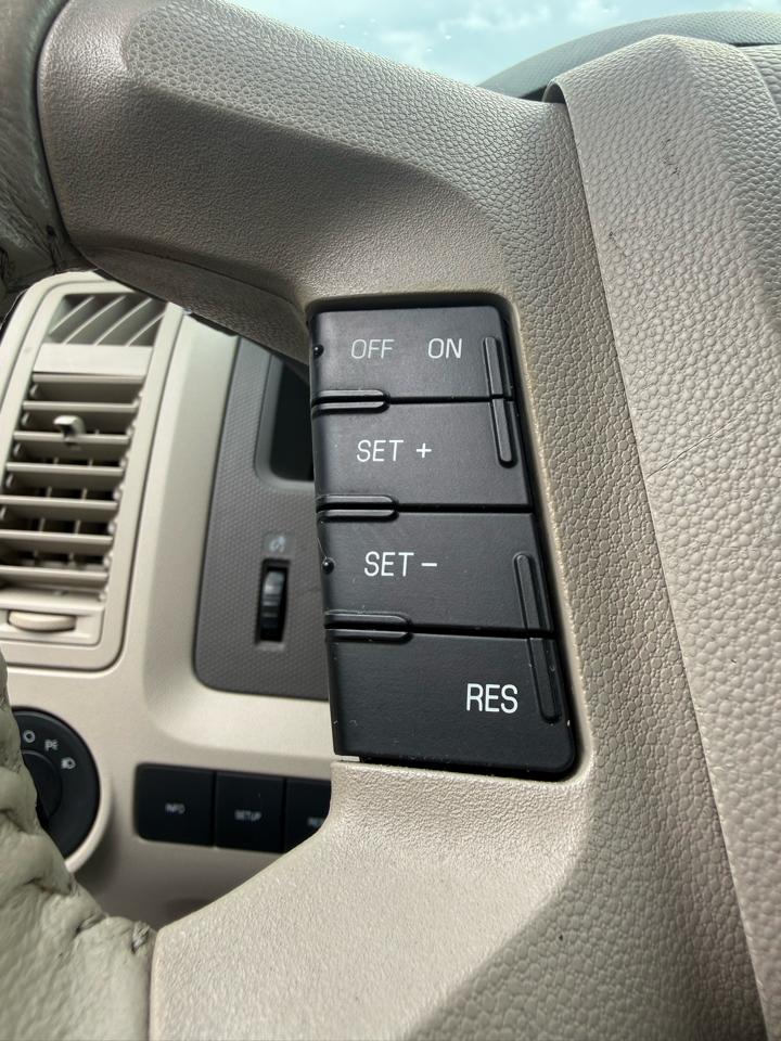 Ford Escape XLT FWD 2011