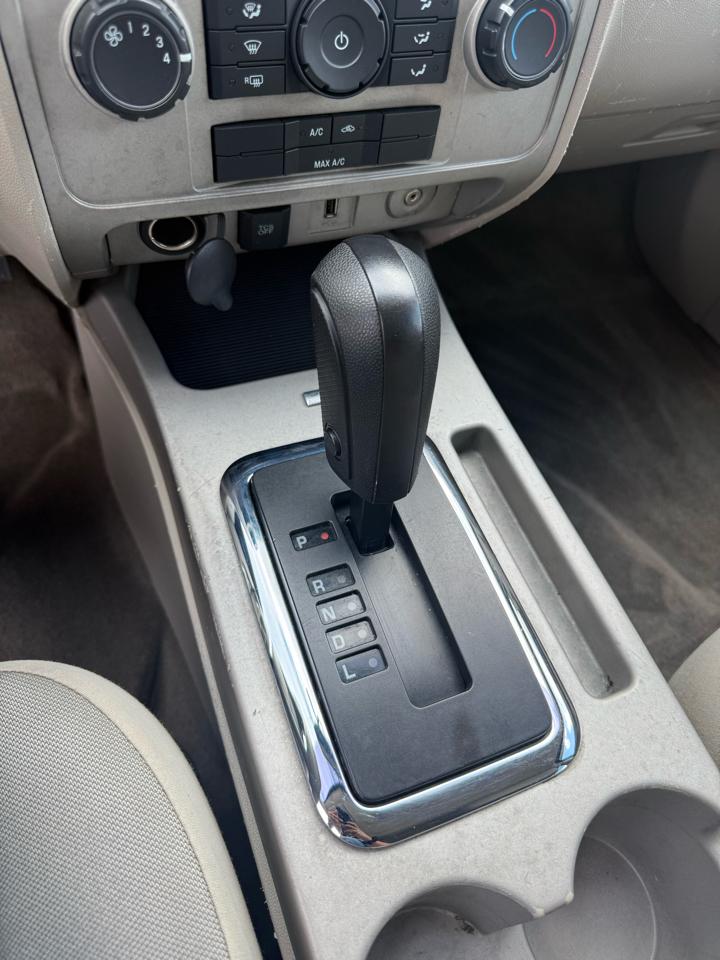 Ford Escape XLT FWD 2011