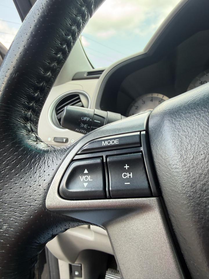 Honda Pilot EX-L 4WD 5-Spd AT 2011