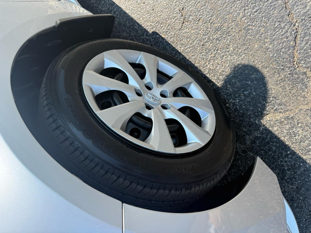 Toyota Corolla LE 2026