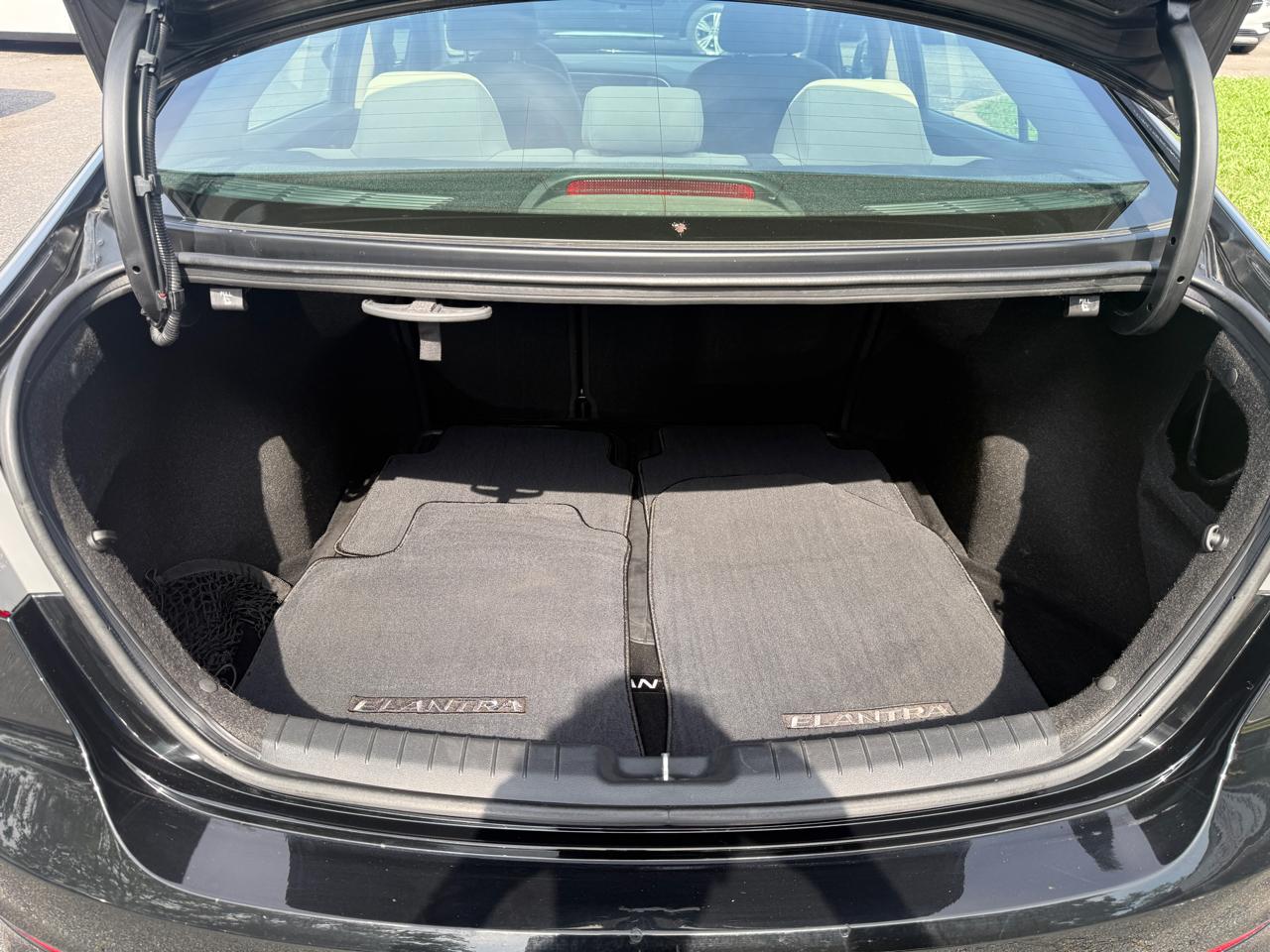 Hyundai Elantra SE 2018