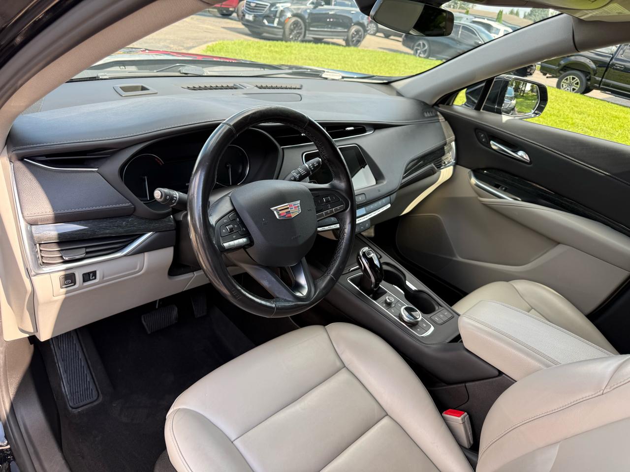 Cadillac XT4 Premium Luxury AWD 2021