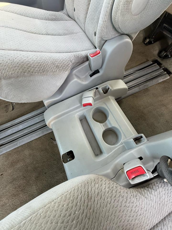 Toyota Sienna LE FWD 8-Passenger V6 2013