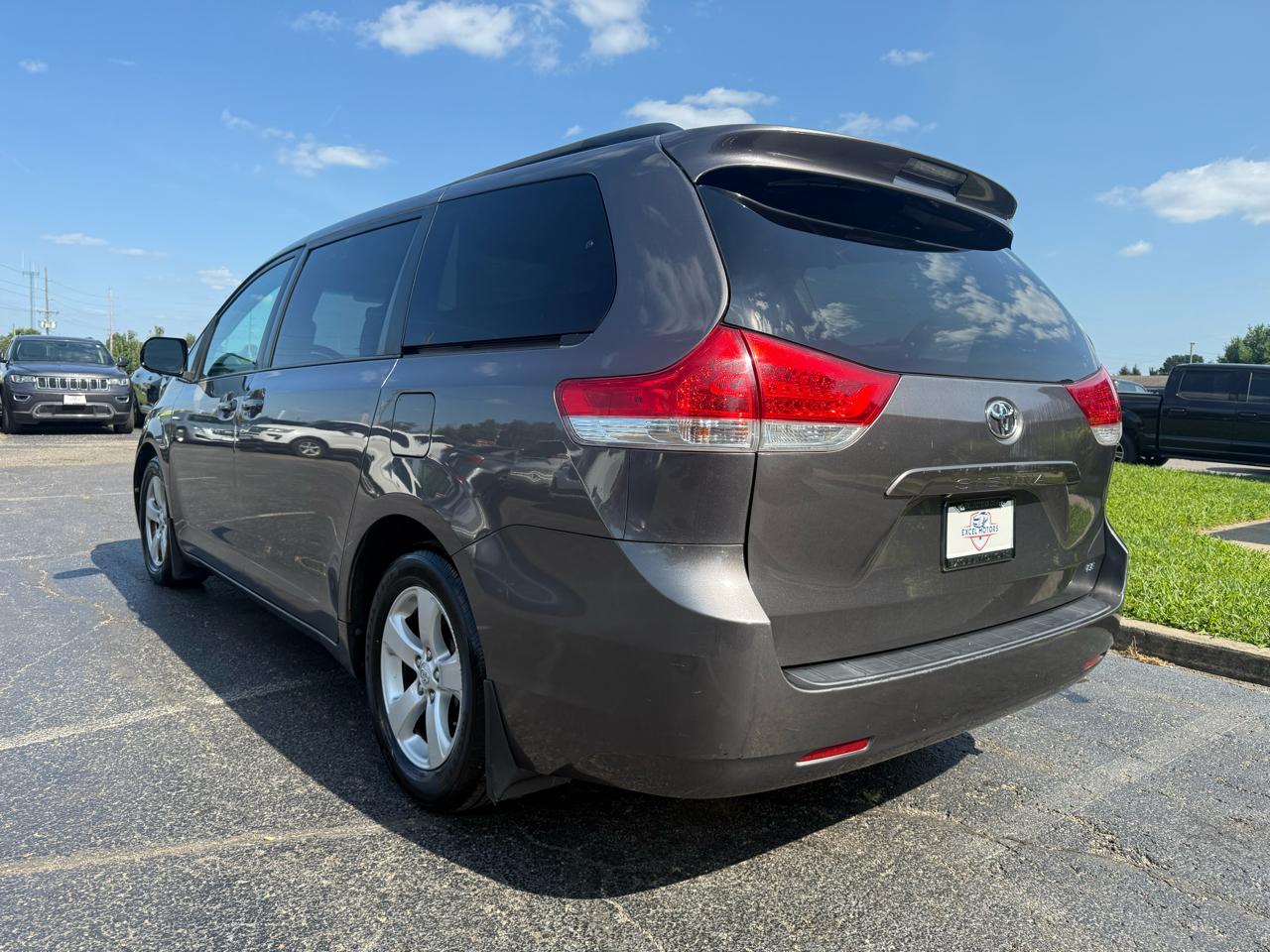 Toyota Sienna LE FWD 8-Passenger V6 2013