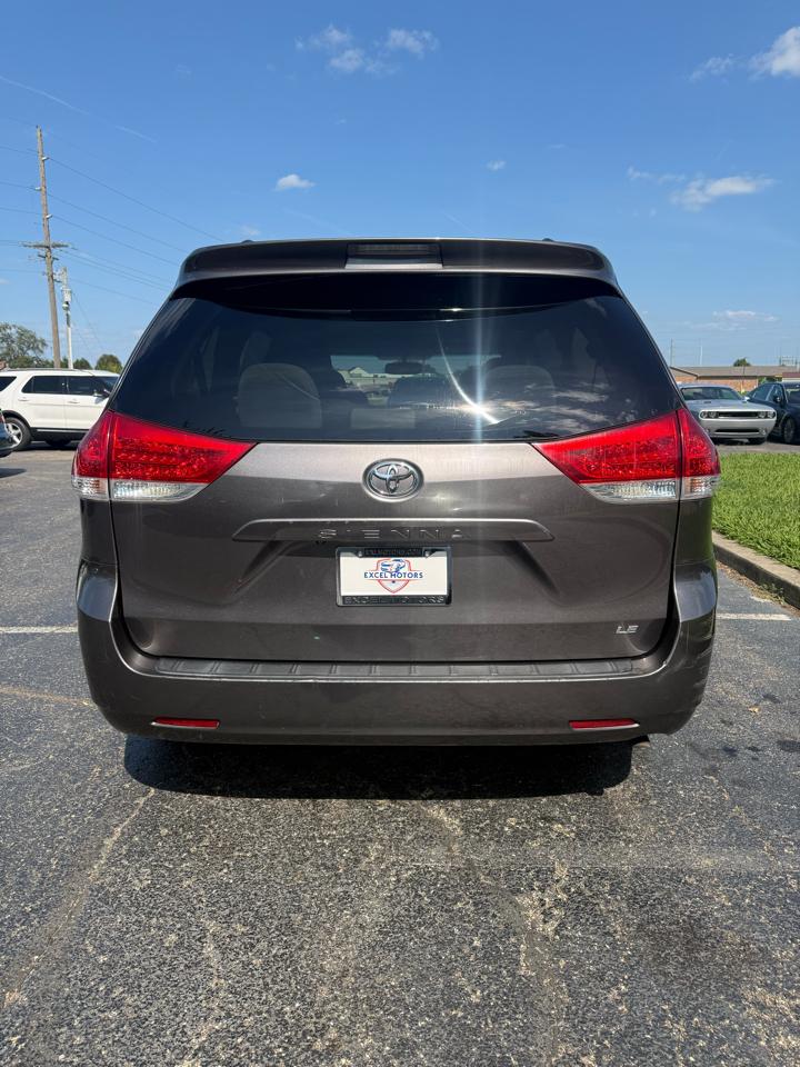 Toyota Sienna LE FWD 8-Passenger V6 2013