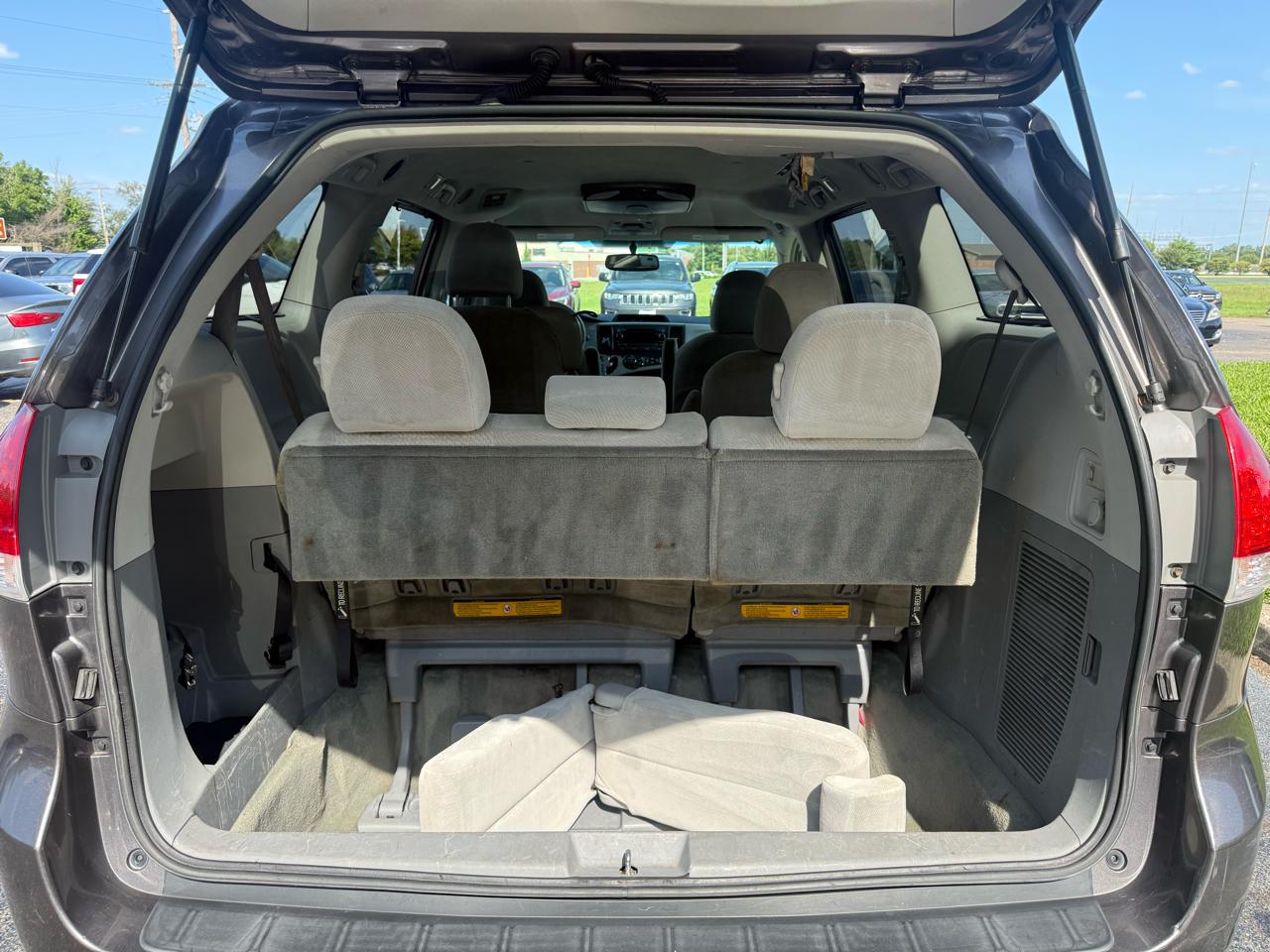 Toyota Sienna LE FWD 8-Passenger V6 2013