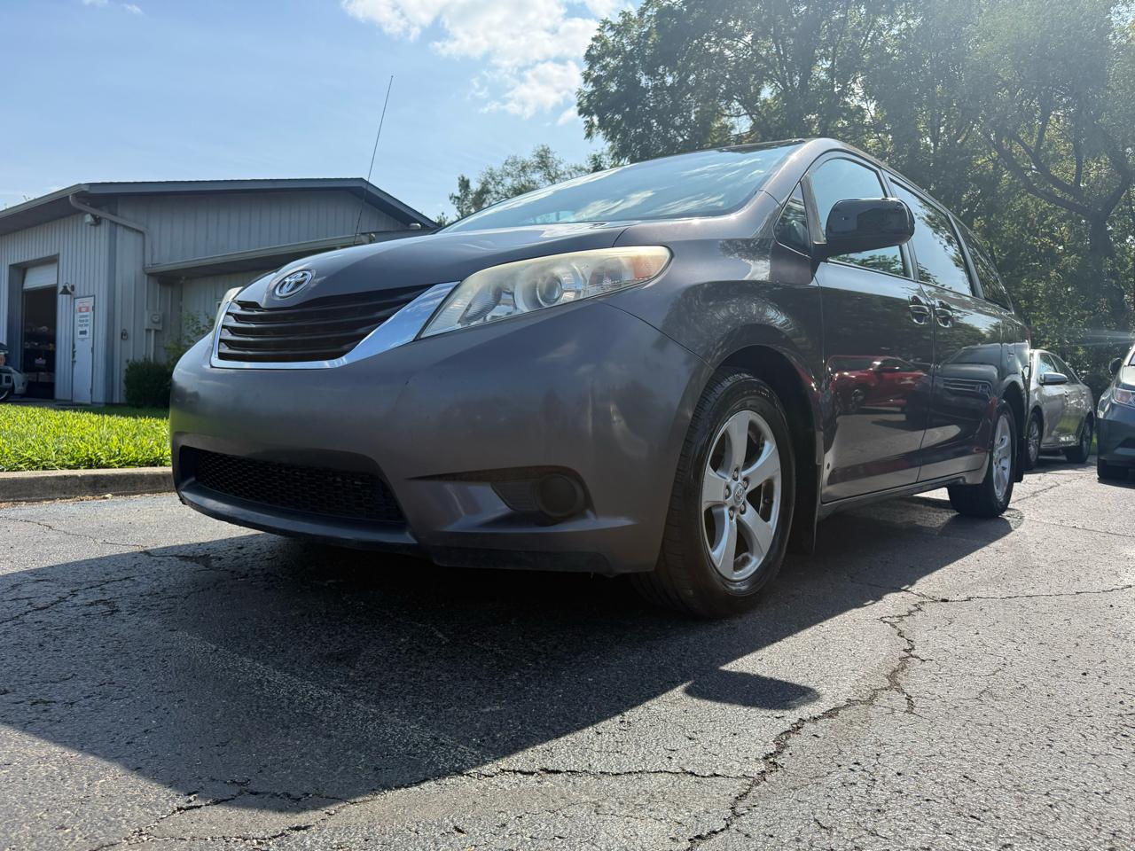 Toyota Sienna LE FWD 8-Passenger V6 2013