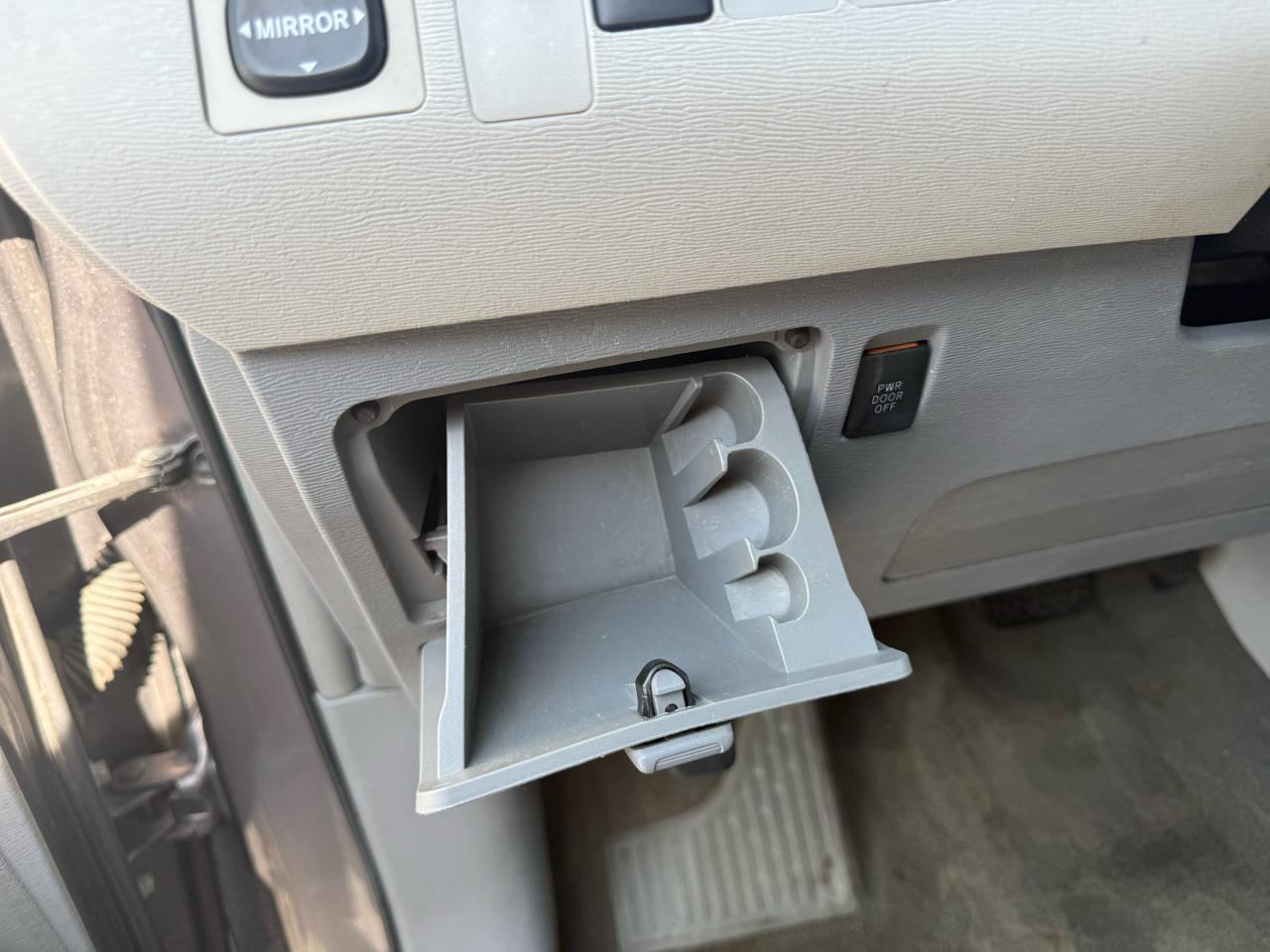 Toyota Sienna LE FWD 8-Passenger V6 2013