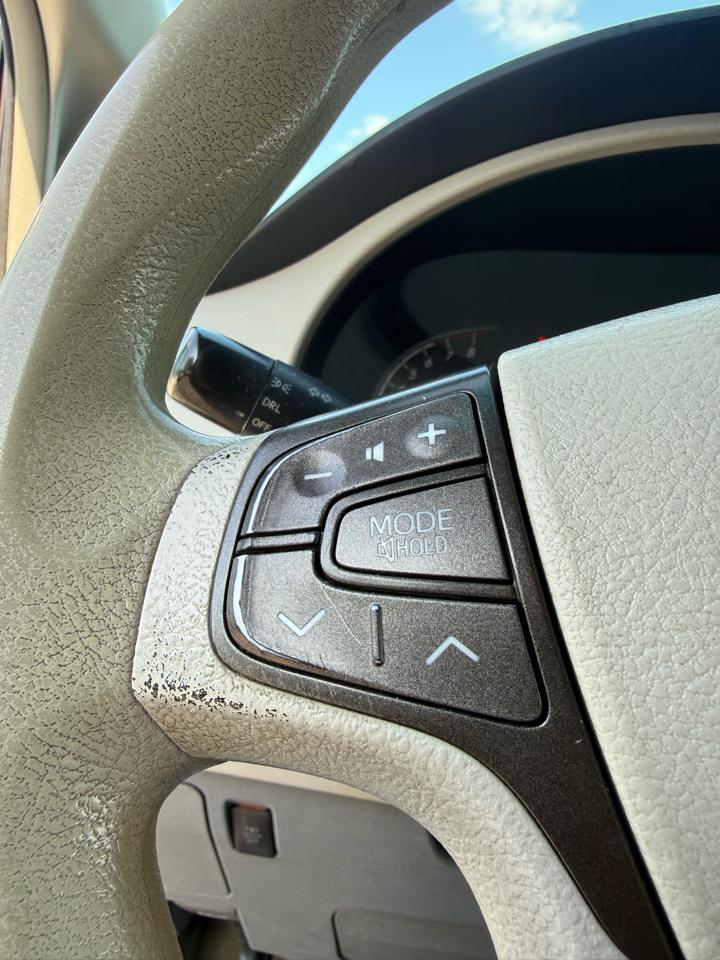 Toyota Sienna LE FWD 8-Passenger V6 2013