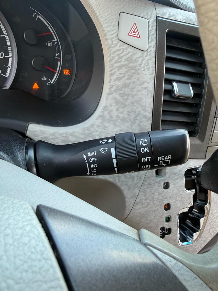 Toyota Sienna LE FWD 8-Passenger V6 2013