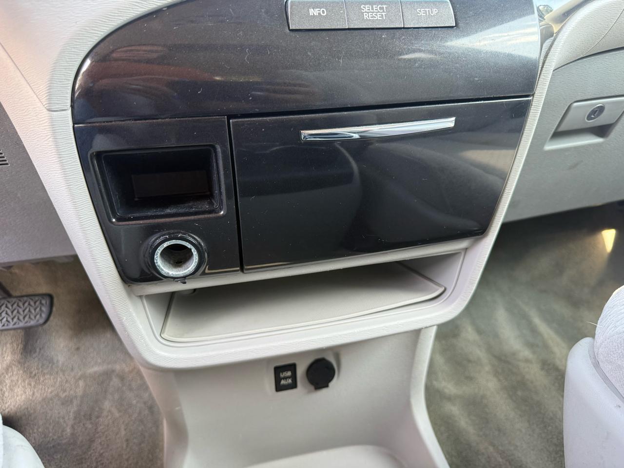 Toyota Sienna LE FWD 8-Passenger V6 2013