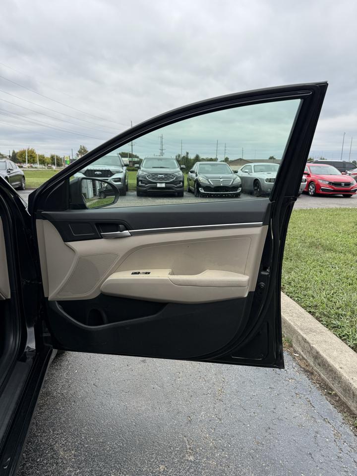 Hyundai Elantra SE 2019