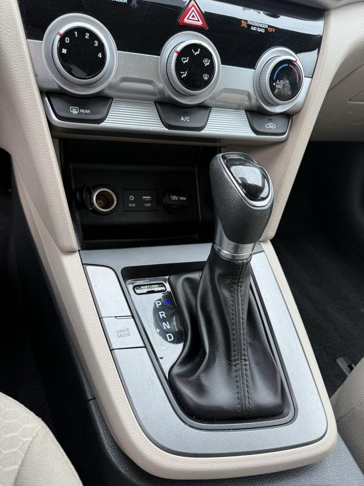 Hyundai Elantra SE 2019