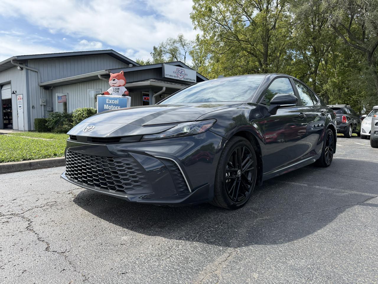Toyota Camry Hybrid SE 2025