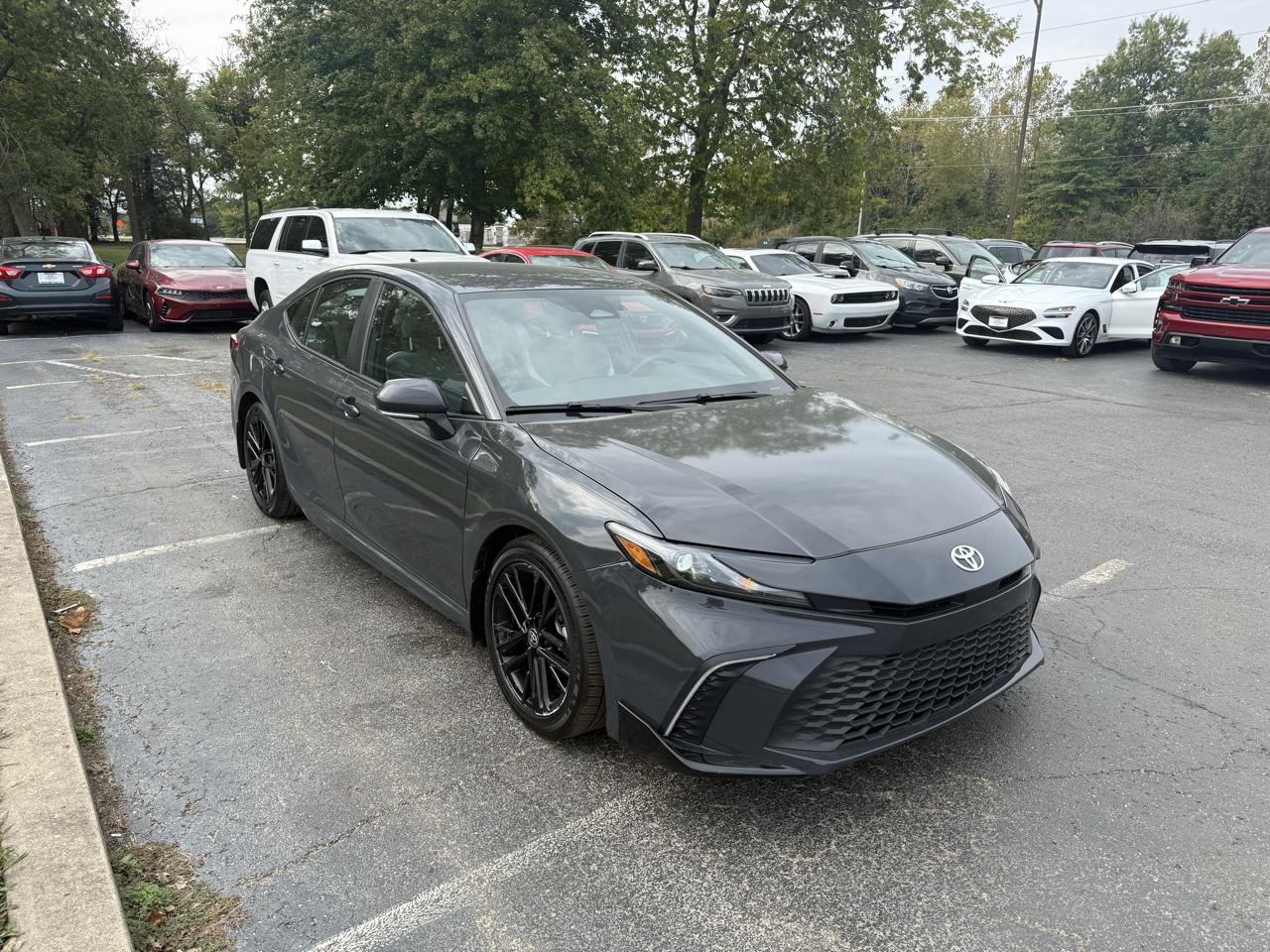 Toyota Camry Hybrid SE 2025