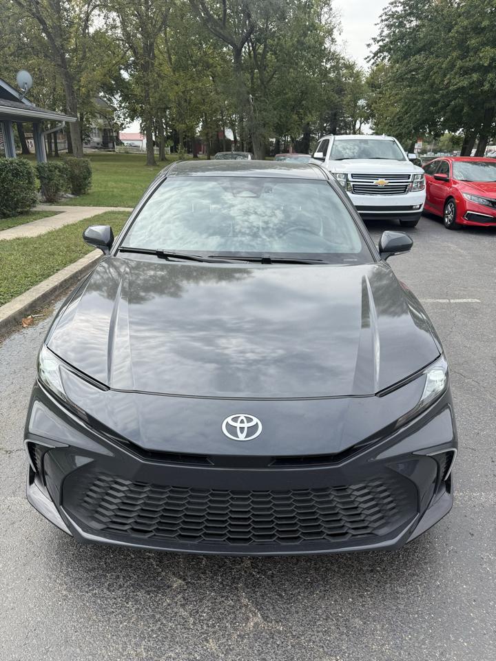 Toyota Camry Hybrid SE 2025