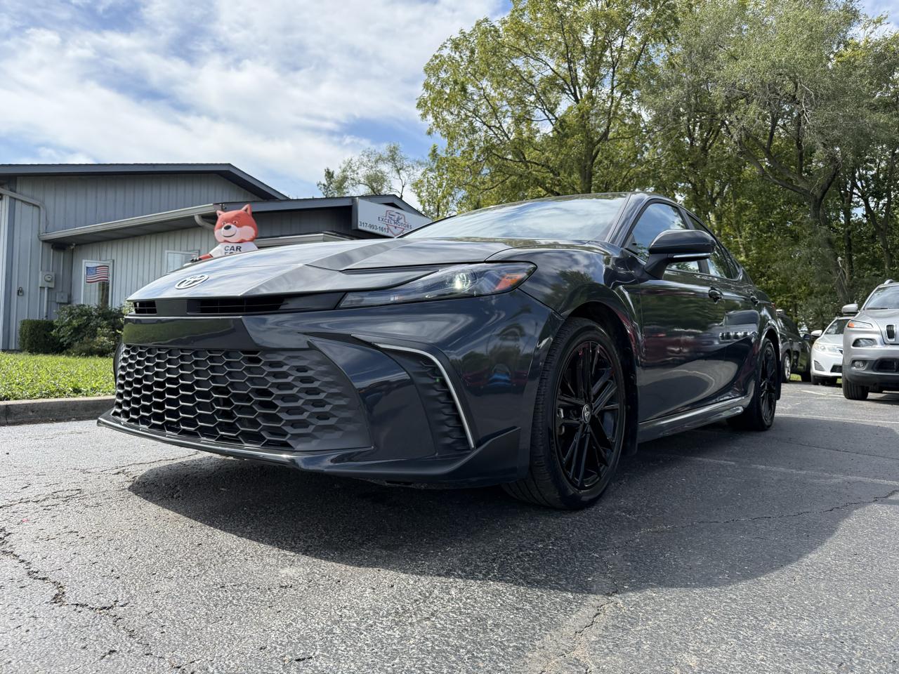 Toyota Camry Hybrid SE 2025