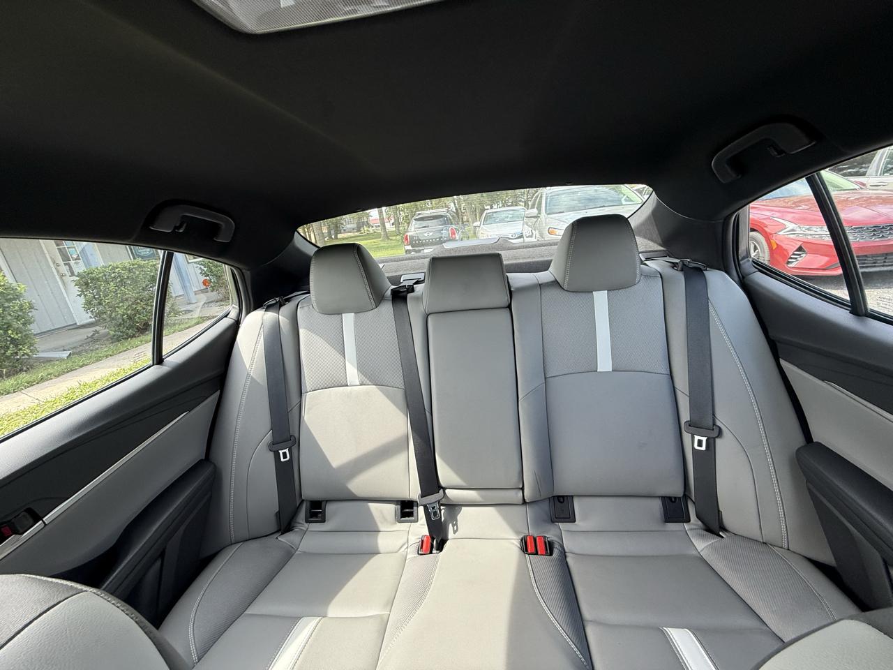 Toyota Camry Hybrid SE 2025