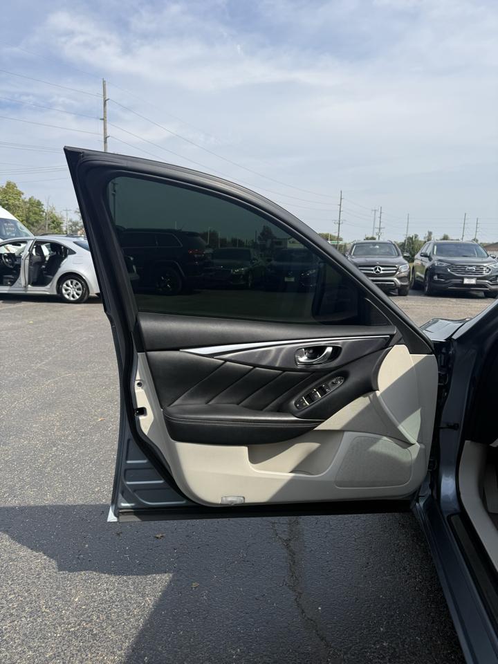 Infiniti Q50 Premium AWD 2014