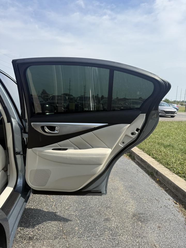 Infiniti Q50 Premium AWD 2014