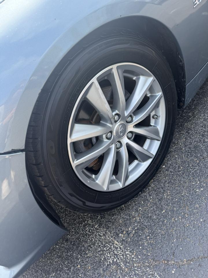 Infiniti Q50 Premium AWD 2014