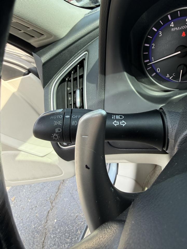 Infiniti Q50 Premium AWD 2014