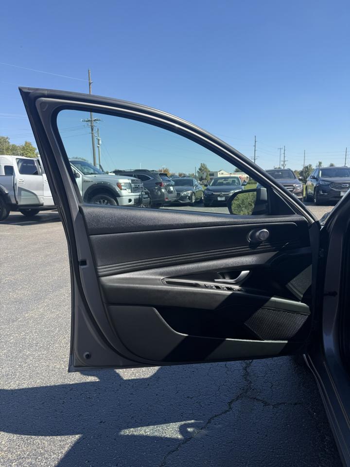 Hyundai Elantra SEL 2023
