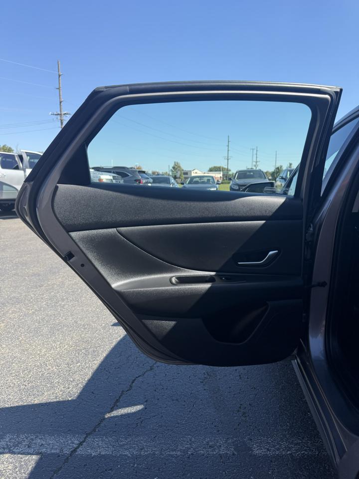 Hyundai Elantra SEL 2023