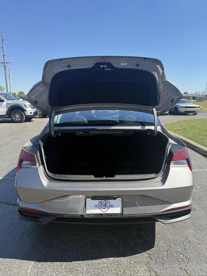 Hyundai Elantra SEL 2023