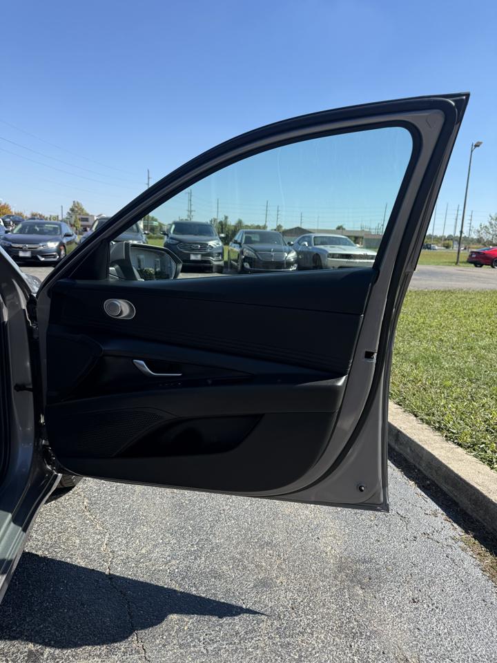 Hyundai Elantra SEL 2023