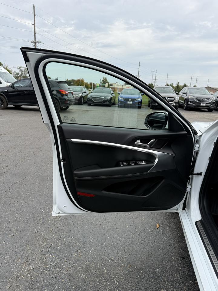 Genesis G70  2025