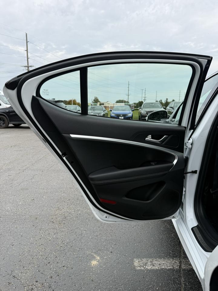 Genesis G70  2025