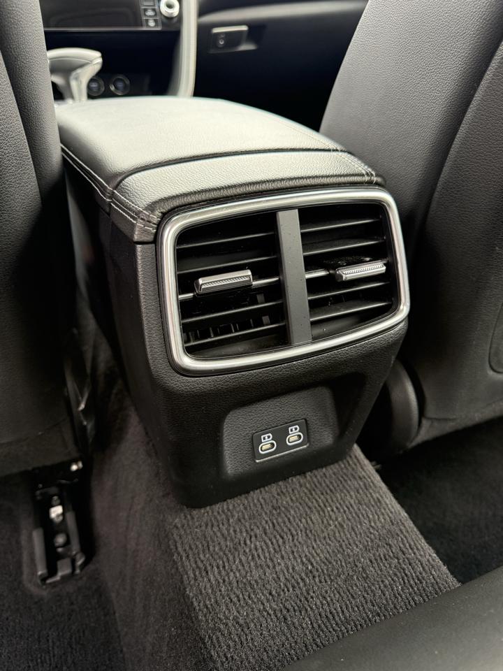 Genesis G70  2025