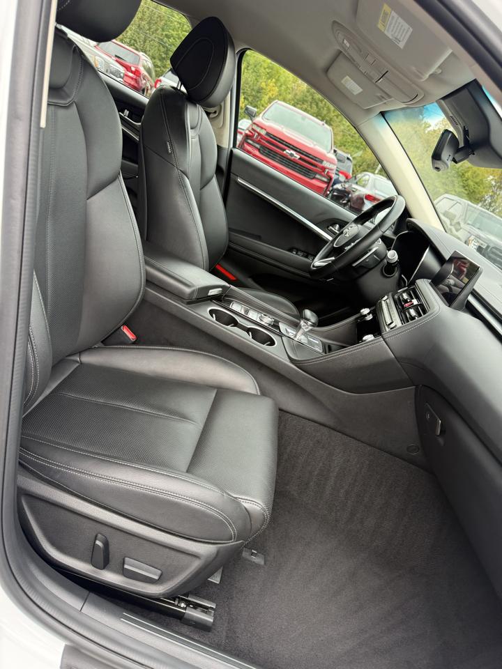 Genesis G70  2025