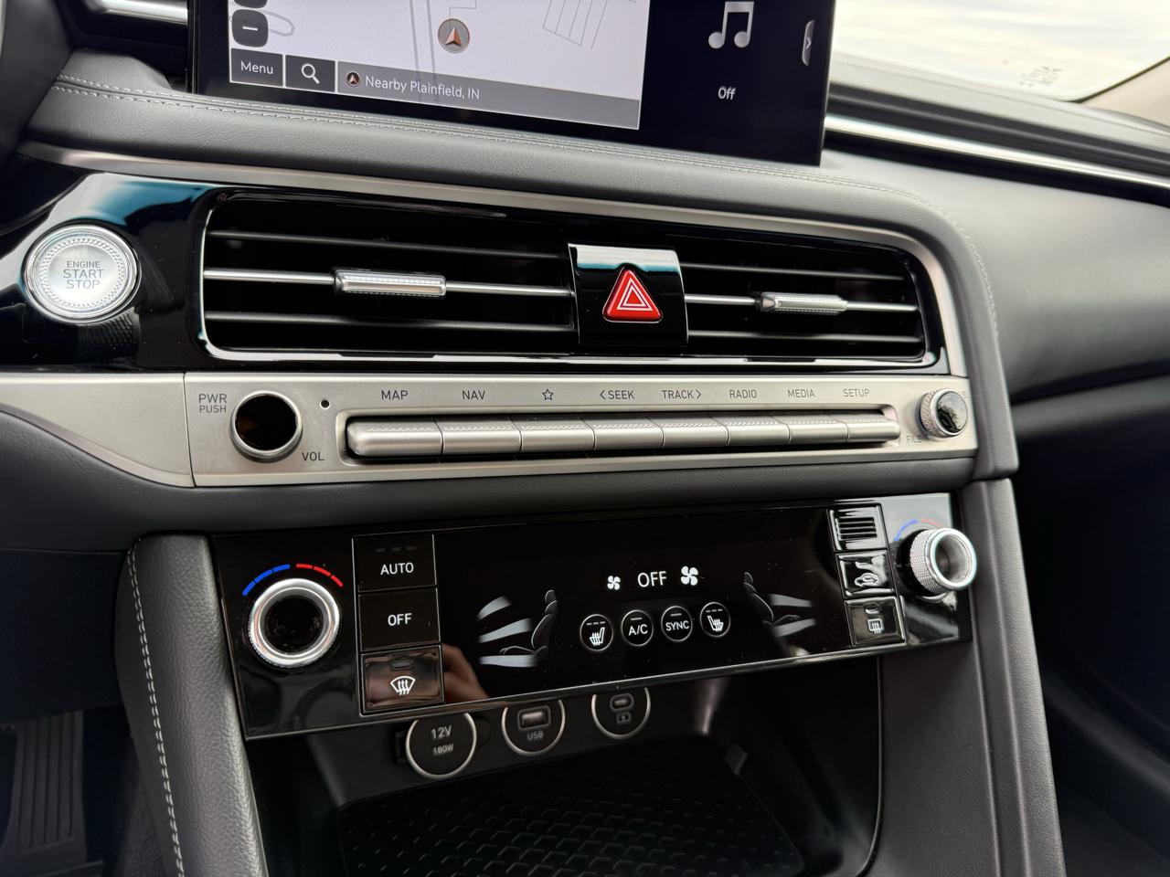 Genesis G70  2025