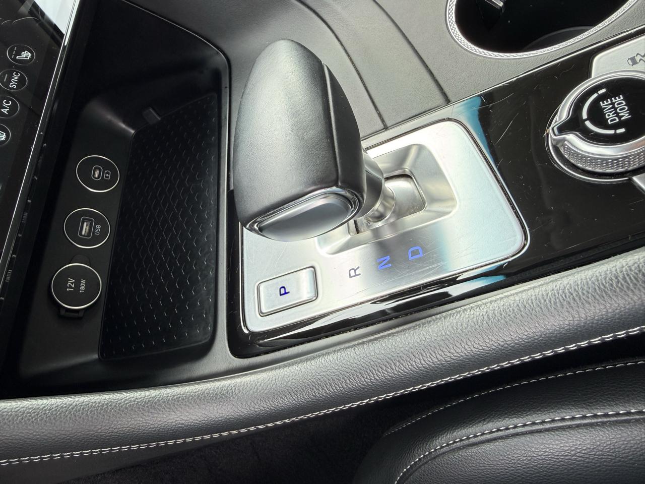 Genesis G70  2025