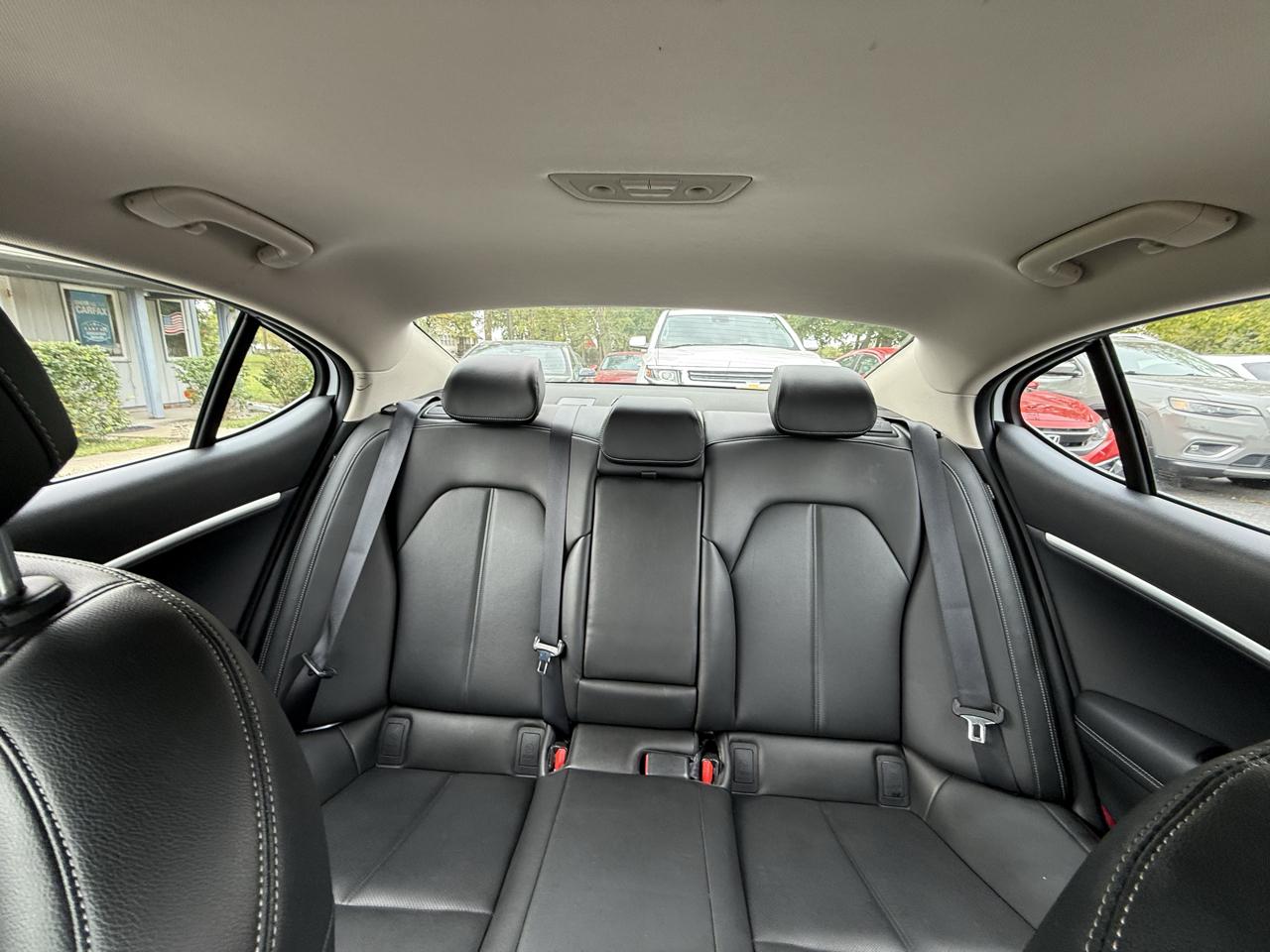 Genesis G70  2025