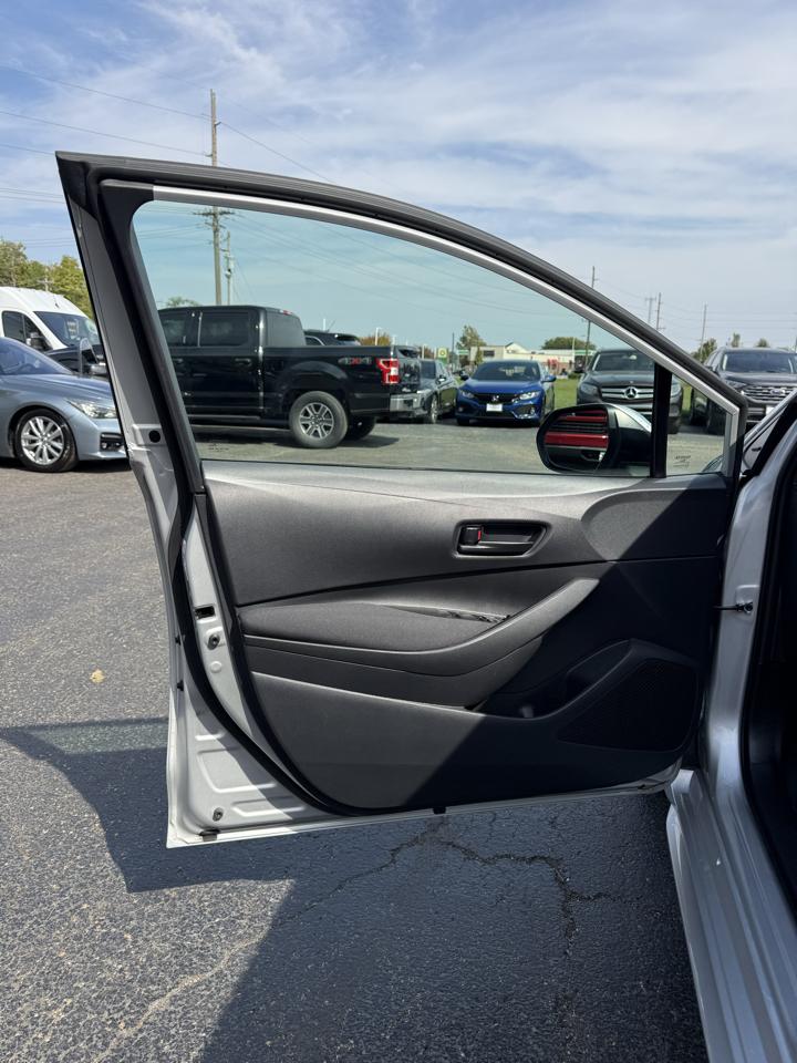Toyota Corolla LE 2025