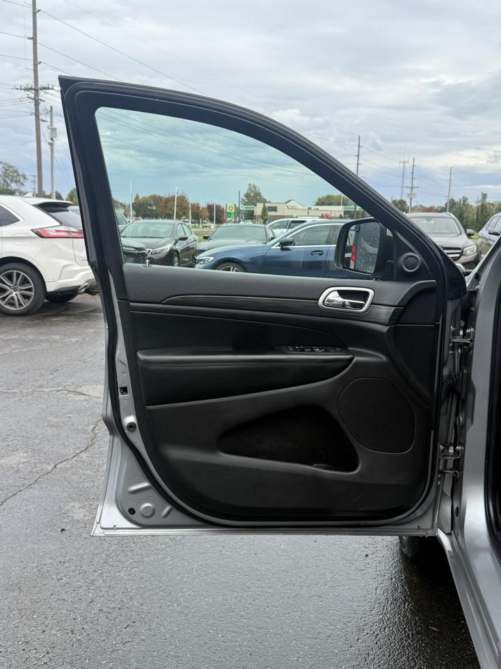 Jeep Grand Cherokee Laredo 4WD 2019