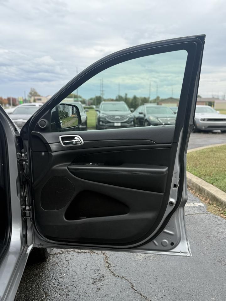 Jeep Grand Cherokee Laredo 4WD 2019