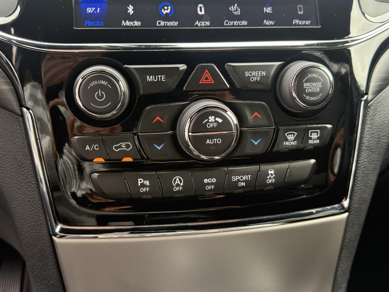 Jeep Grand Cherokee Laredo 4WD 2019